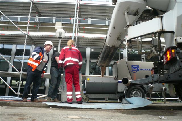 BMS Fließ-Estrichmaschine auf Großbaustelle Uni Paderborn